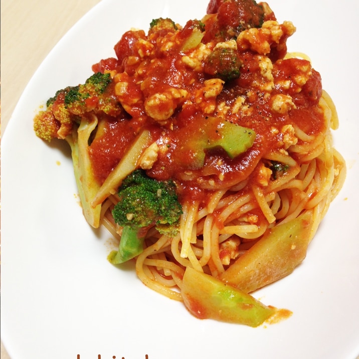 鶏ミンチとブロッコリーのトマトソースパスタ レシピ 作り方 By Colokitchen 楽天レシピ